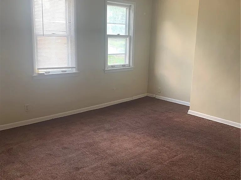 310 Knox Ave — Photo 13