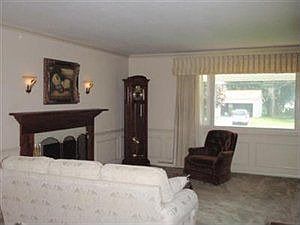 3rd image of 418 Melbourne Ave