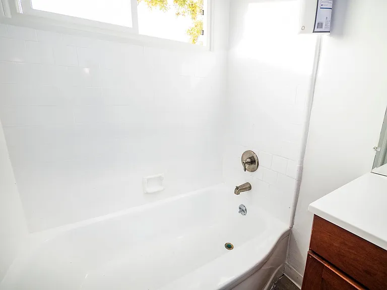 6416 Fountain Ave — Photo 15