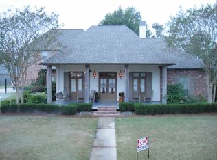 10101 Oakline Dr, Baton Rouge, LA 70809