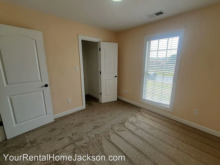 82 Grove Hill Ln — Photo 38