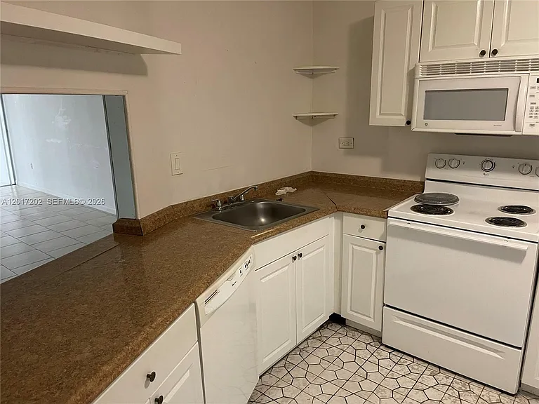 1660 NE 191st St #3131 — Photo 13