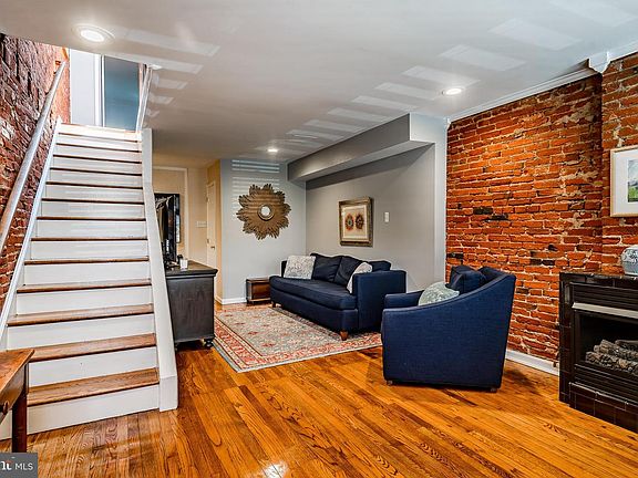 3rd image of 1805 Williamson St