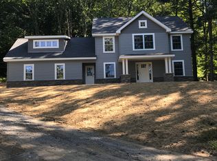 104 Waterway Ln, Stroudsburg, PA 18360