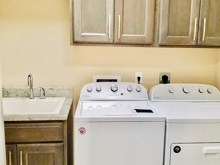 257 Manor Rd — Photo 20