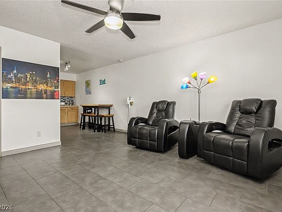 5th image of 2121 Petersham Ct Unit B