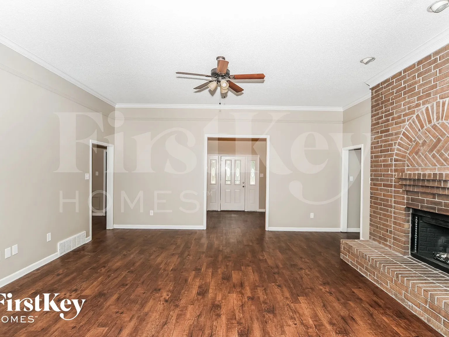 3 bed, 2.0 bath, 2269 sqft, $2,420 — Photo 3