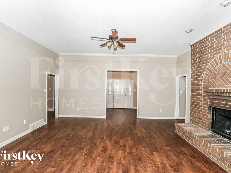 3456 Sunswept Dr — Photo 3