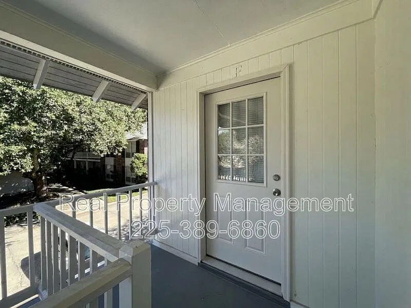 Studio, 1.0 bath, $950 — Photo 1
