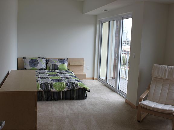 4th image of 3020 University Ave SE APT 404
