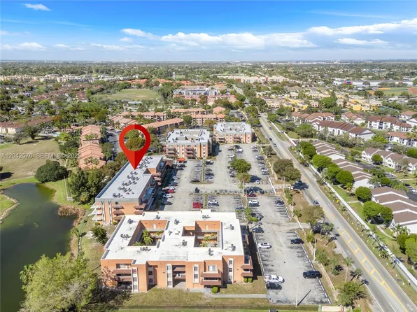 17530 NW 68th Ave APT C2003, Hialeah, FL 33015