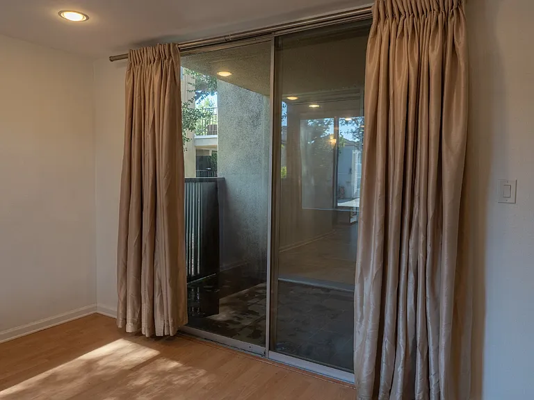 465 S Los Robles Ave #2 — Photo 8