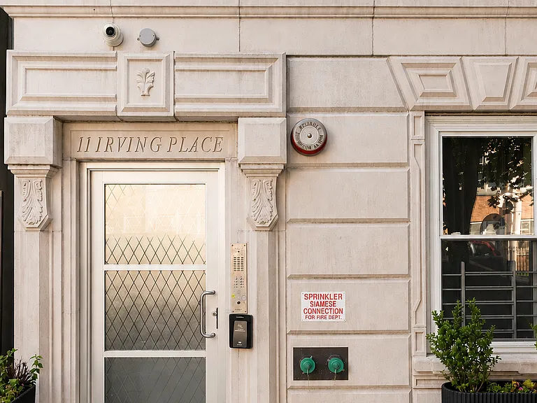 11-13 Irving Pl #3R — Photo 6