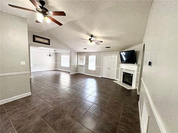 5th image of 7201 Ashmoor Dr N