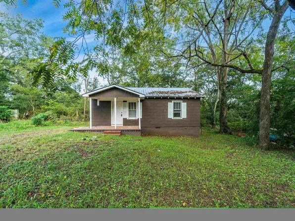 1216 N North Helen Ave, Sylacauga, AL 35150