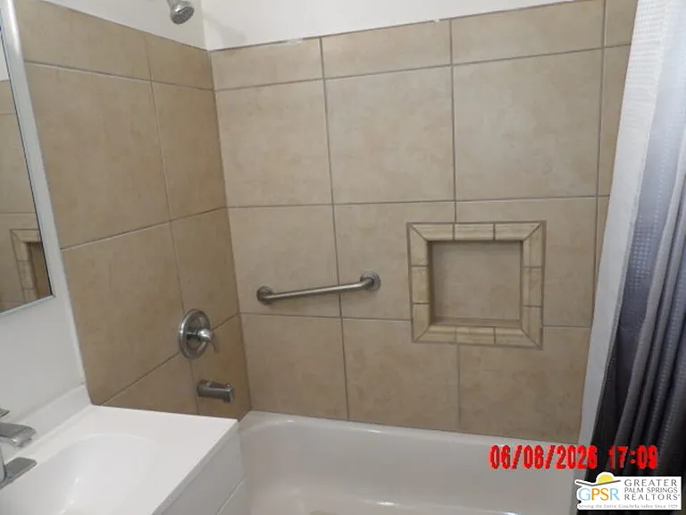 13063 Palm Dr — Photo 2