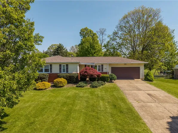 82 Webb Dr, Washington, PA 15301