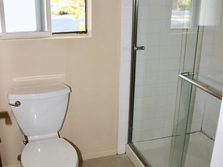Primary En-suite Bathroom