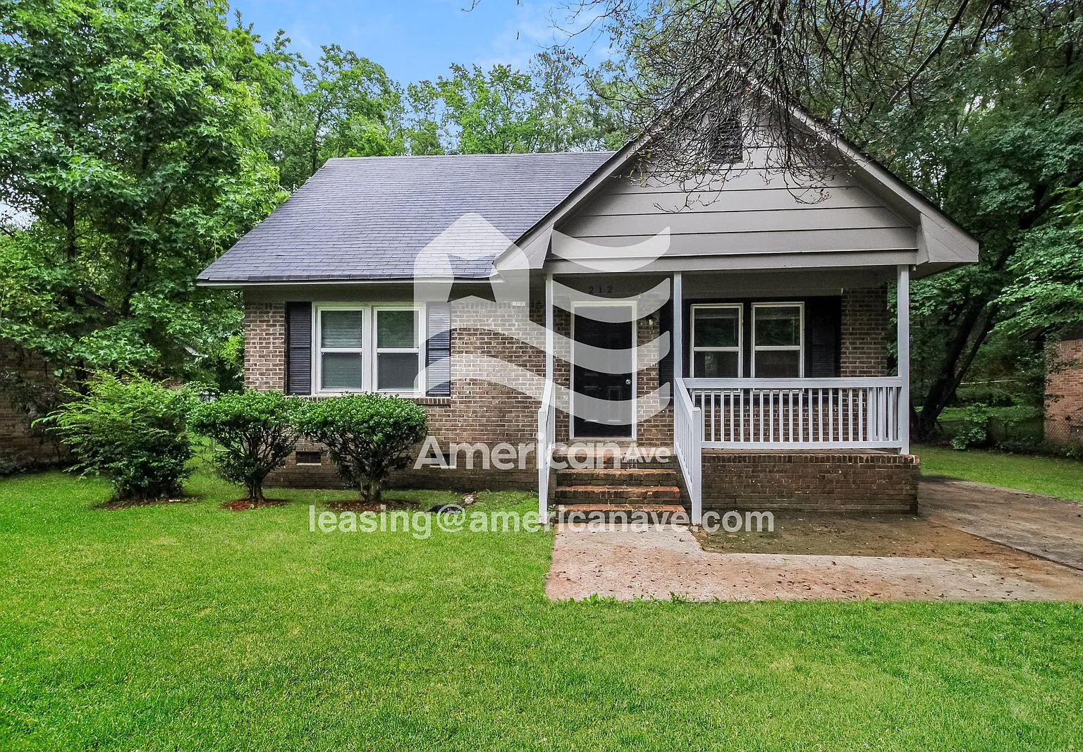 4 bed, 1.5 bath, 1281 sqft, $1,372 — Photo 1