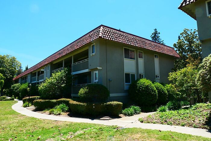 1st image of 2747 Mauricia Ave #B