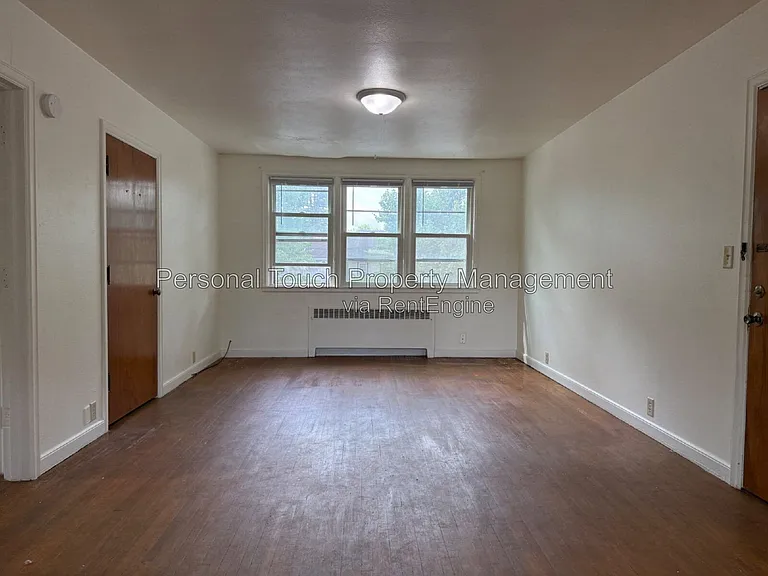 517 12th Ave N #6 — Photo 2
