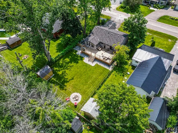 15 Blue Jay Blvd, Georgina, ON L0E 1N0