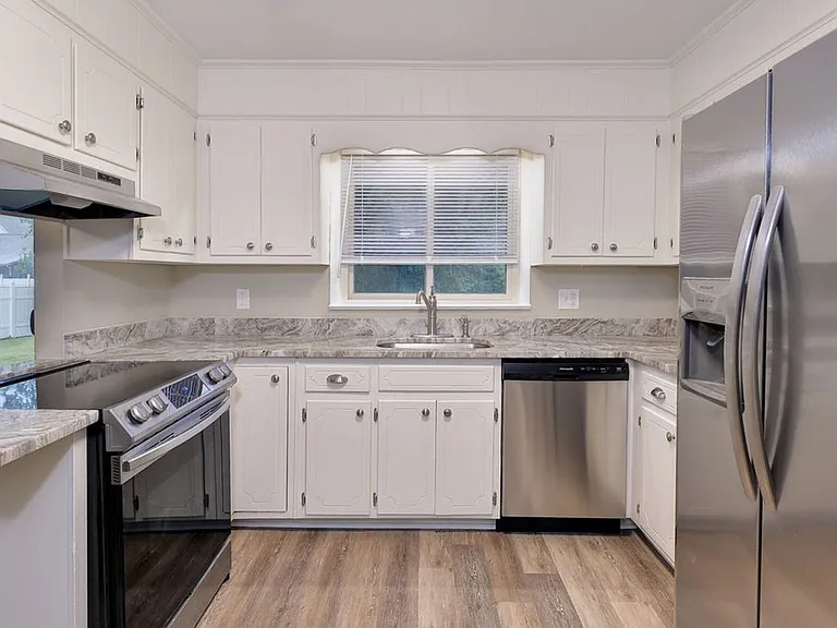 485 Colony Rd — Photo 9