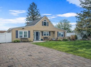 54 Pacific Avenue, Deer Park, NY