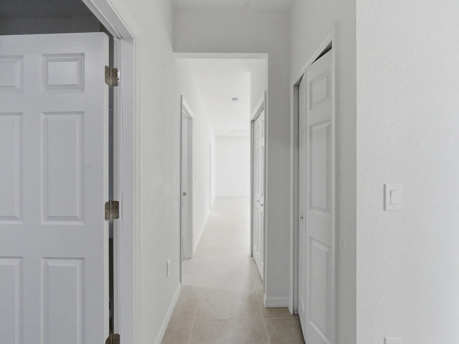 3 bed, 1200 sqft, $1,795 — Photo 4
