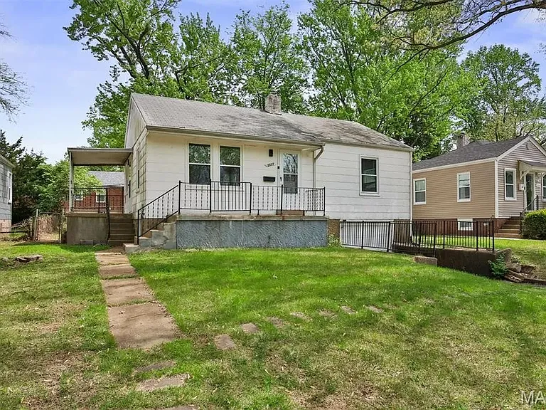 2057 Coleridge Dr — Photo 25