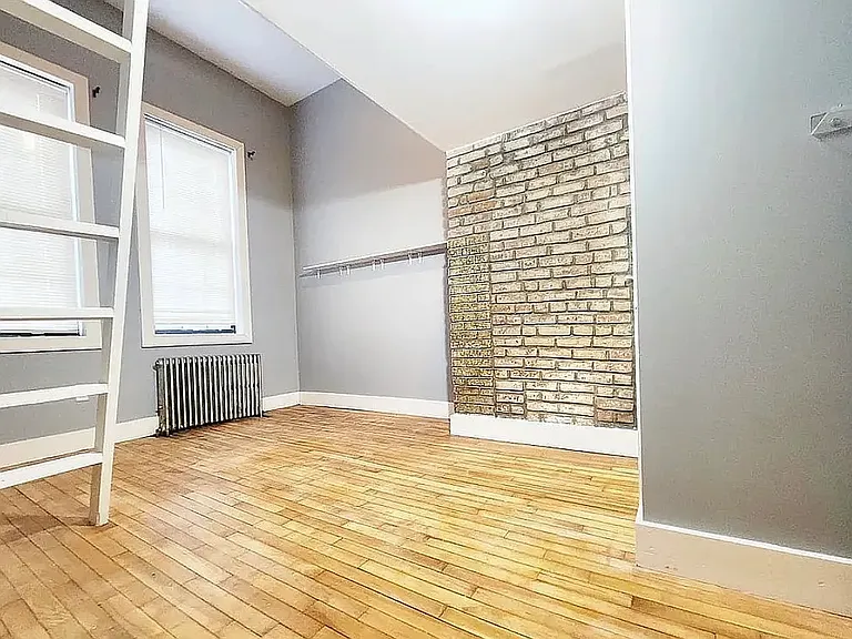 194 Wilson Ave #2I — Photo 7