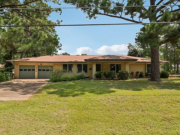 3rd image of 162 Indian Oak Dr
