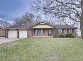 5 E Ranchwood Dr, Augusta, KS 67010