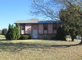 1587 Meadow Run Dr, Morristown, TN 37814