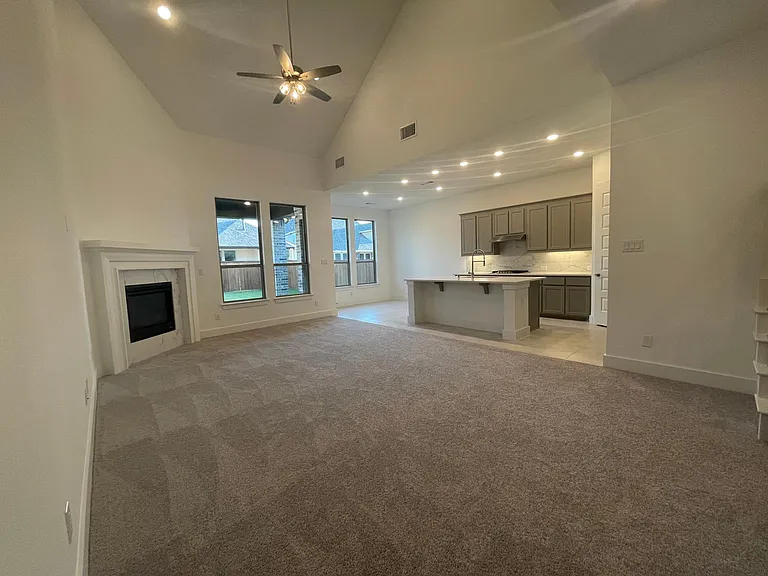 1164 Saddle Ridge Dr — Photo 4