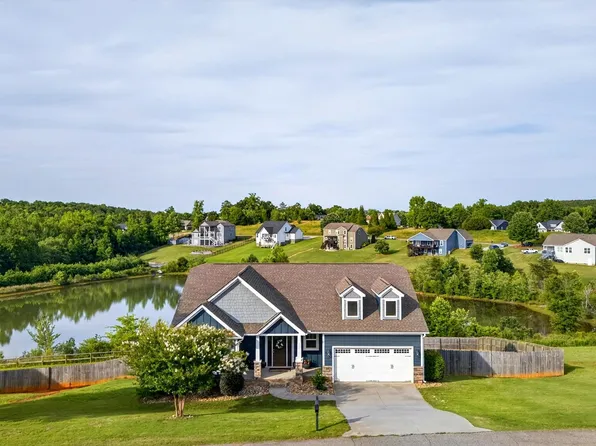 977 Garnet Cir, Chesnee, SC 29323