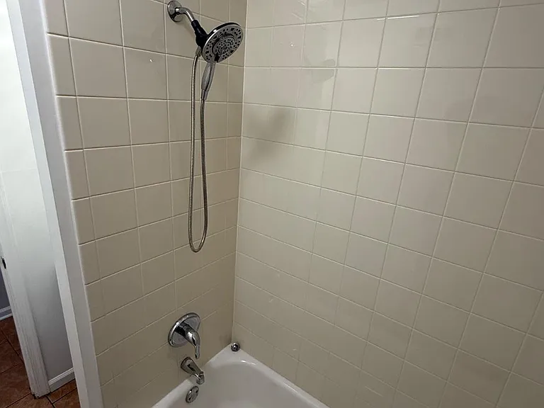 1920 N Darien St — Photo 13