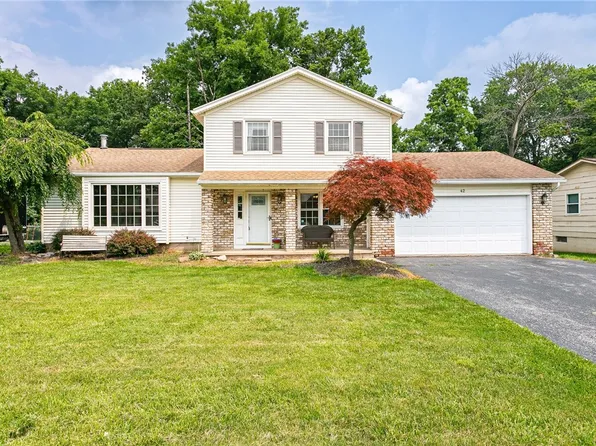 42 Bramblewood Ln W, Rochester, NY 14624