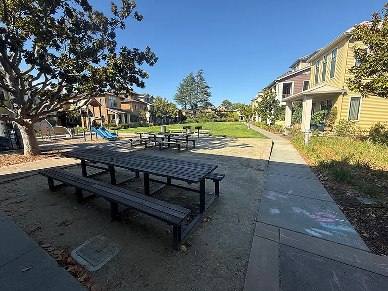 The Arbor Real community park, clubhouse, children playground, picnic tables and pool are located within a short walk.