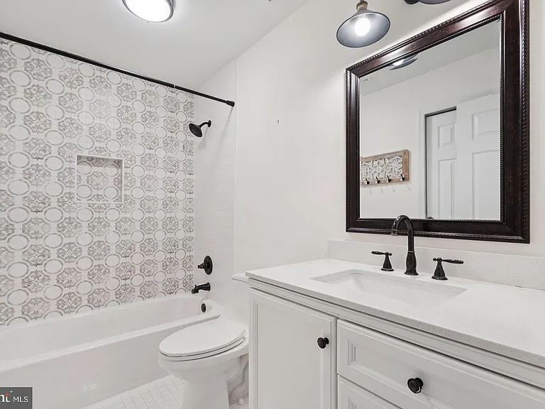 1291 Mason Mill Ct — Photo 31