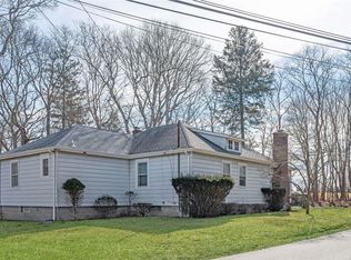 64 Henry Rd, Southampton, NY 11968