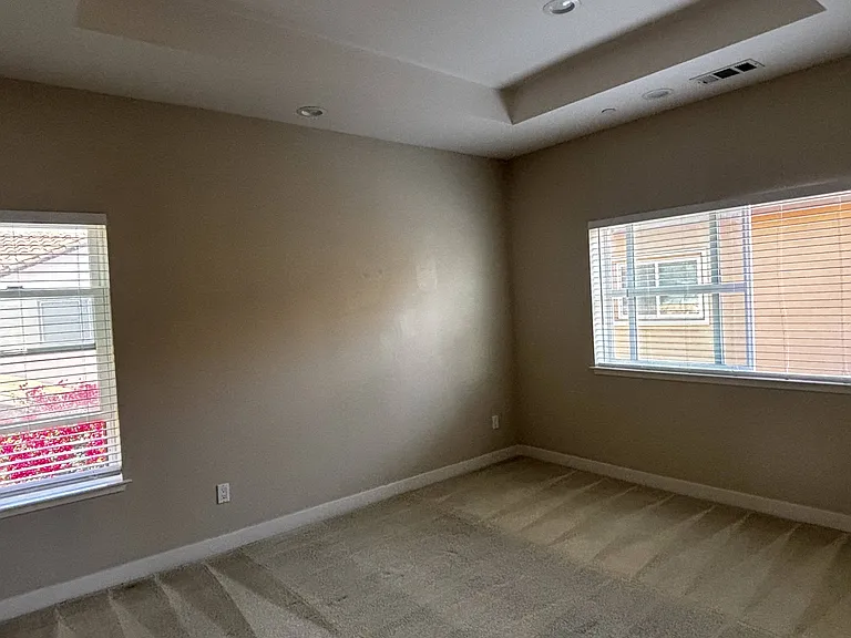 840 Civic Center Dr — Photo 31