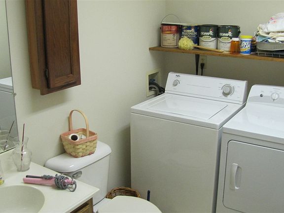 4th image of 47 Meador Dr