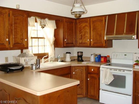 2nd image of 1575 Highland Ave.