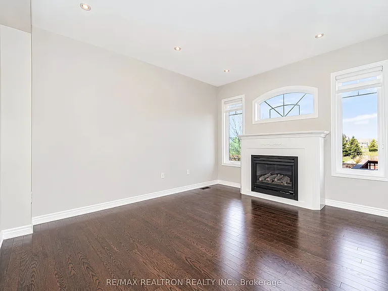 77 Betony Dr — Photo 10