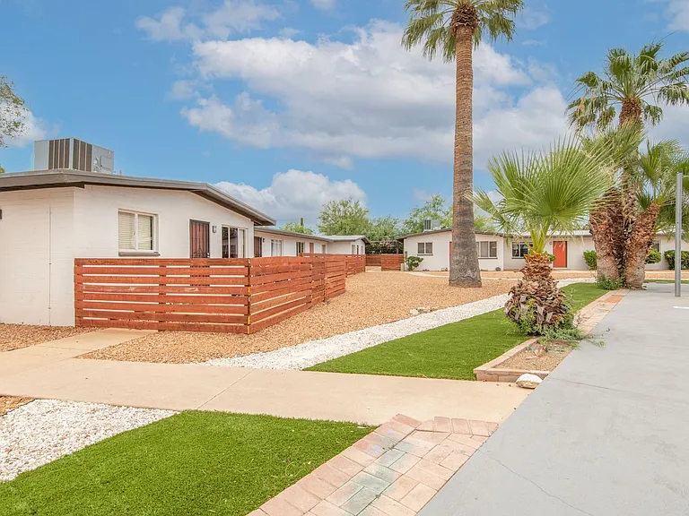 2198 Country Club — Photo 45