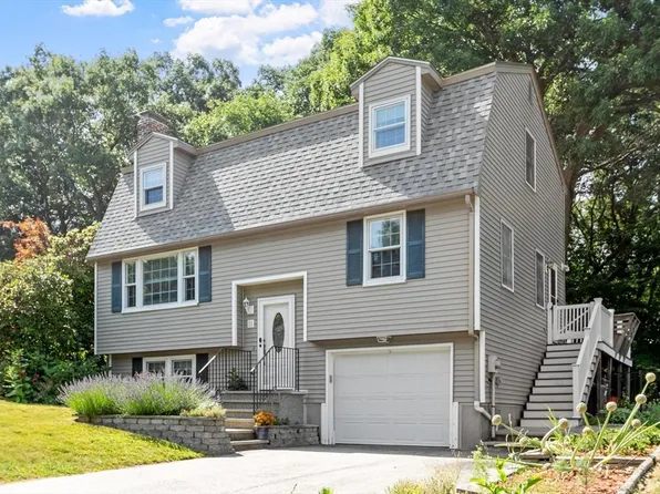 11 Nottingham Ln, Haverhill, MA 01835
