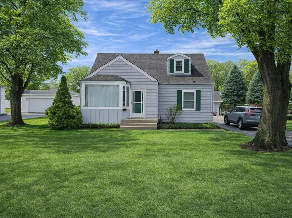 14348 Kolmar Ave, Midlothian, IL 60445