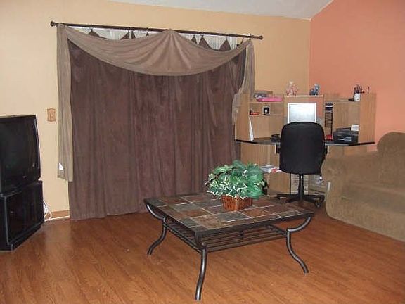 2nd image of 2890 Redwood Pkwy APT 82
