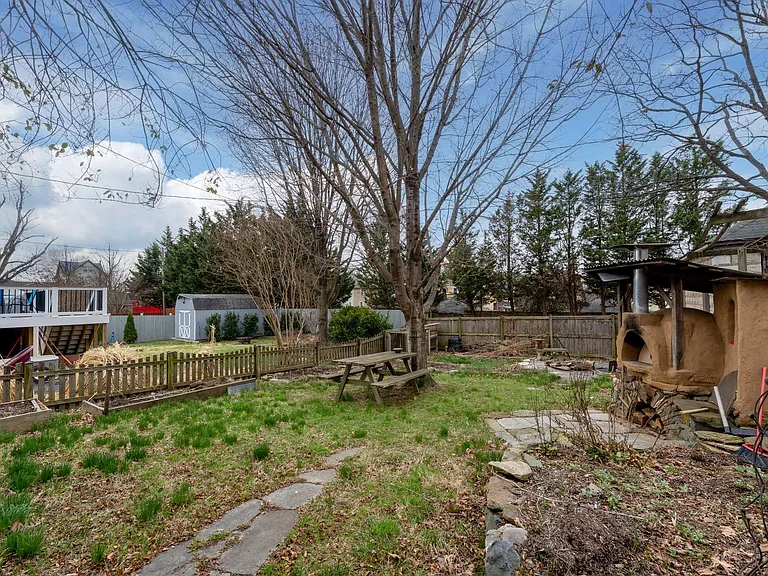 2911 Shirey Ave — Photo 37